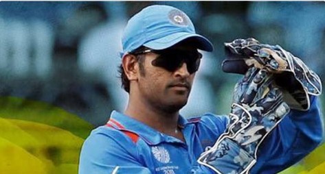 MSD does a Kohli, fumes over Manish Pandey in the last over (Video ...