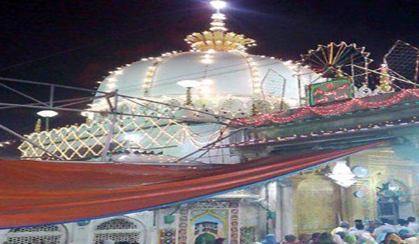 FIR against Khadim of Ajmer Sharif Dargah for remark against Sufi Islamic  Board