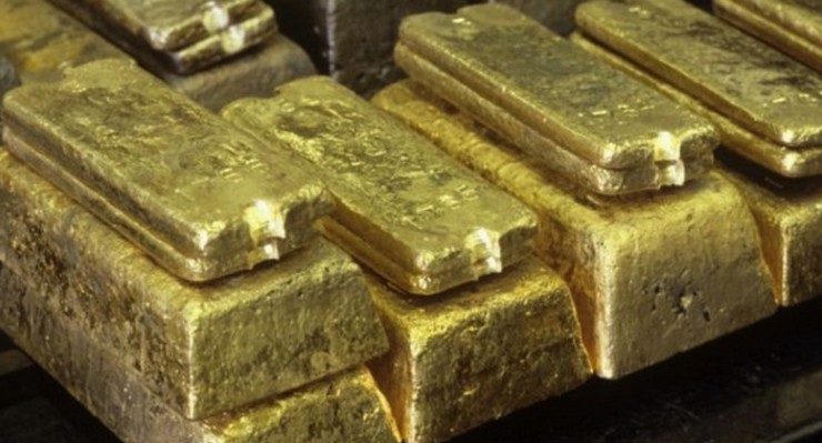 समंदर से 4.5 करोड़ और दुबई से आए यात्री से 56 लाख का सोना जब्त