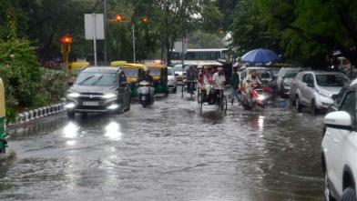 Delhi Weather: दिल्ली NCR में झमाझम बारिश